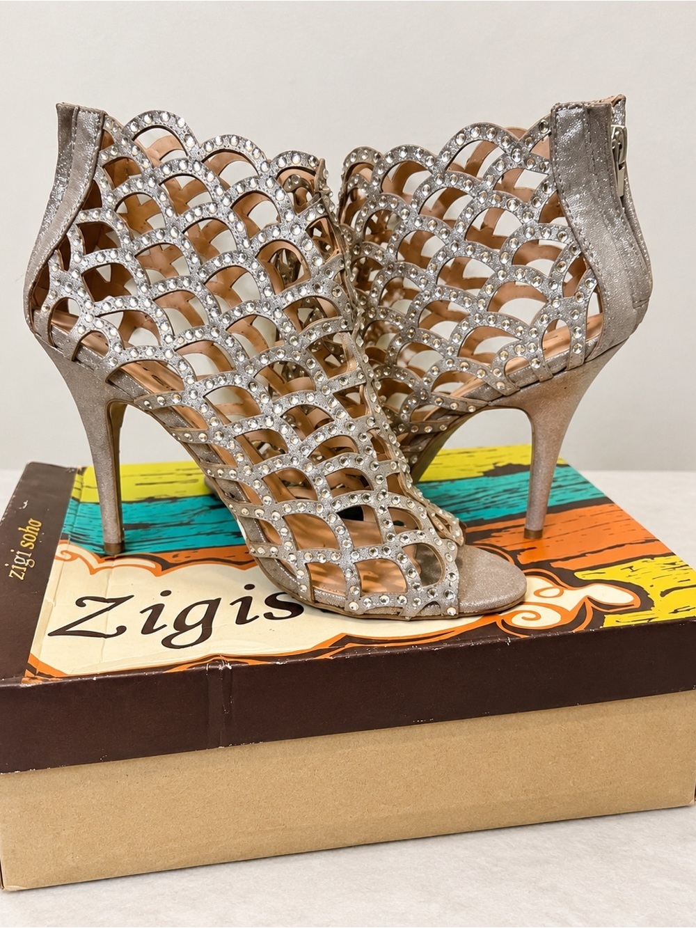 Zigi Soho Silver Rhinestone Cage Peep Toe Heels Size 8